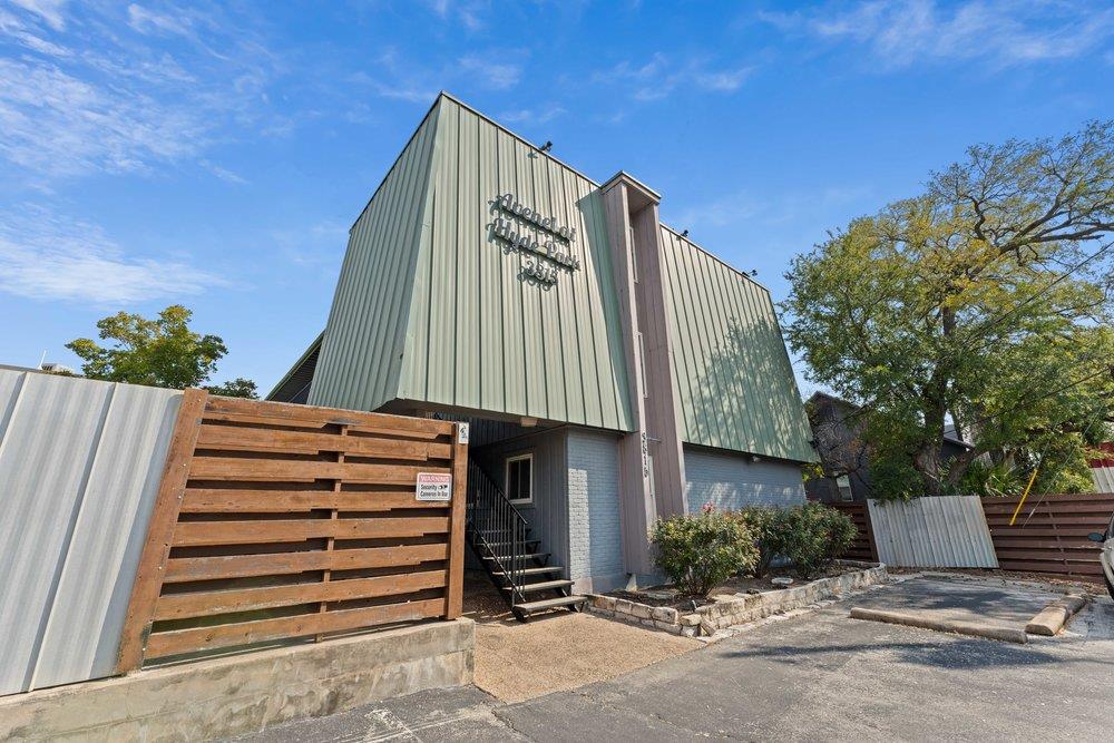 3815 Guadalupe St # 303, Austin, TX 78751