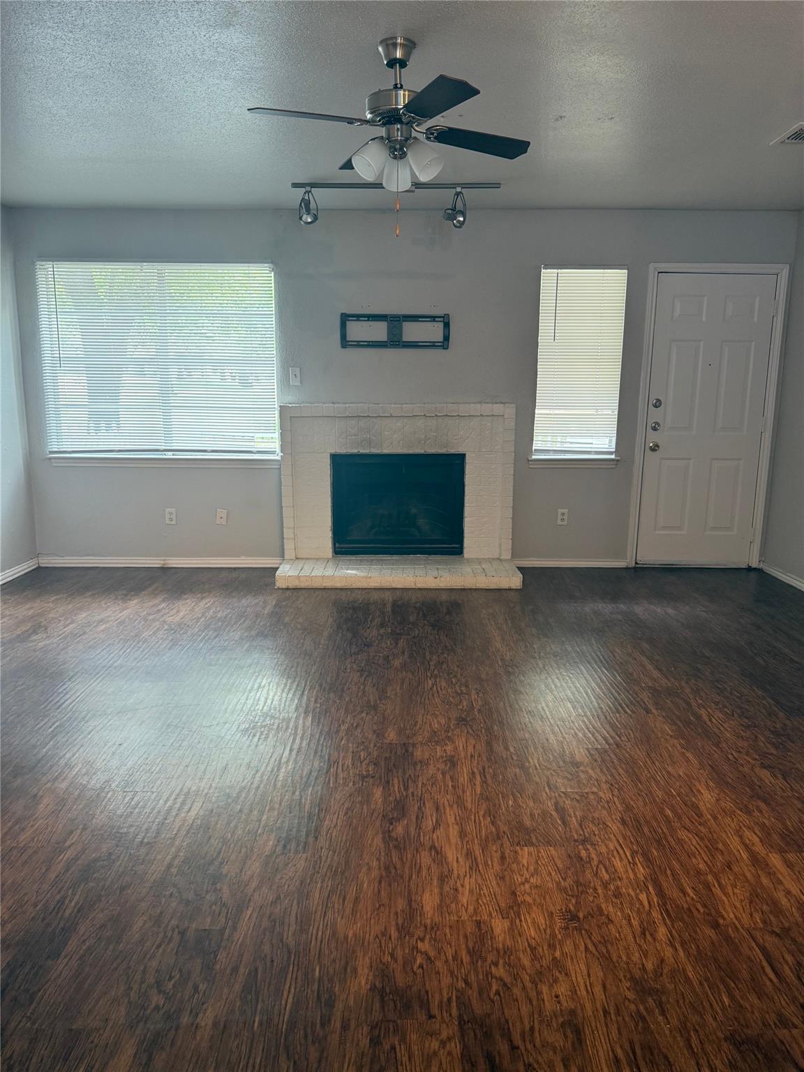 1802 River Crossing Cir # C, Austin, TX 78741