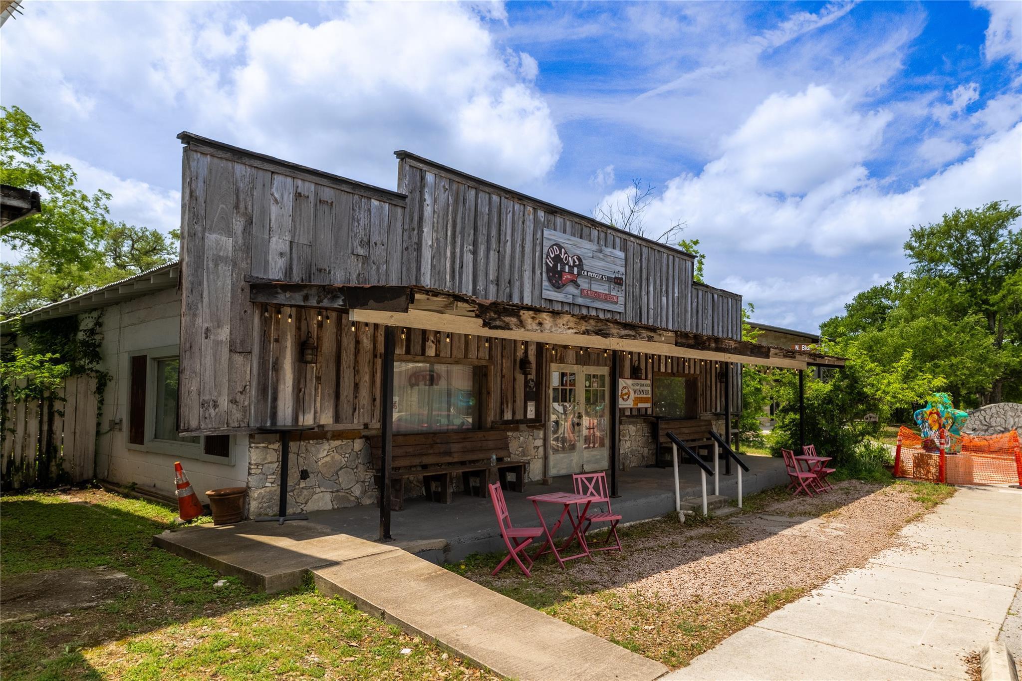 320 Creek Dr # 302, Dripping Springs, TX 78620