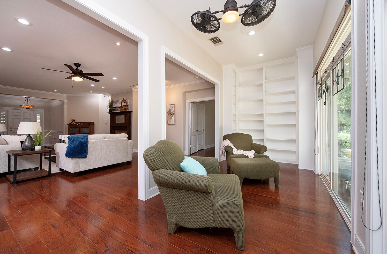 627 Armstrong Dr, Georgetown, TX 78633