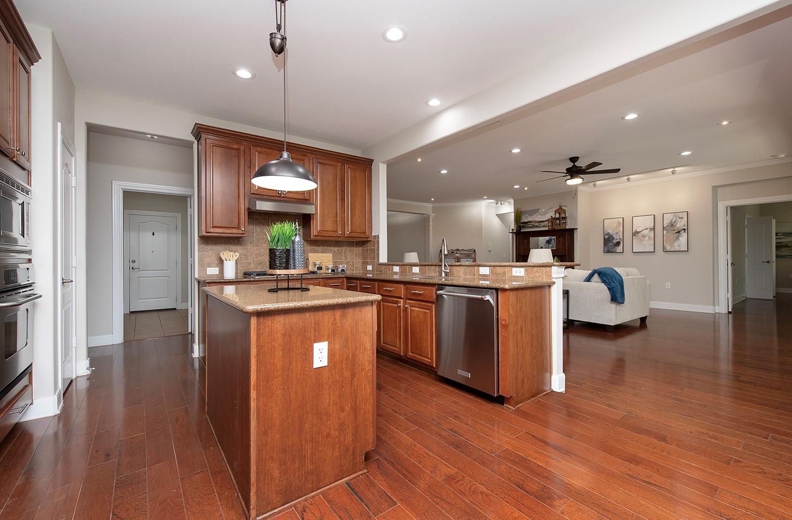 627 Armstrong Dr, Georgetown, TX 78633