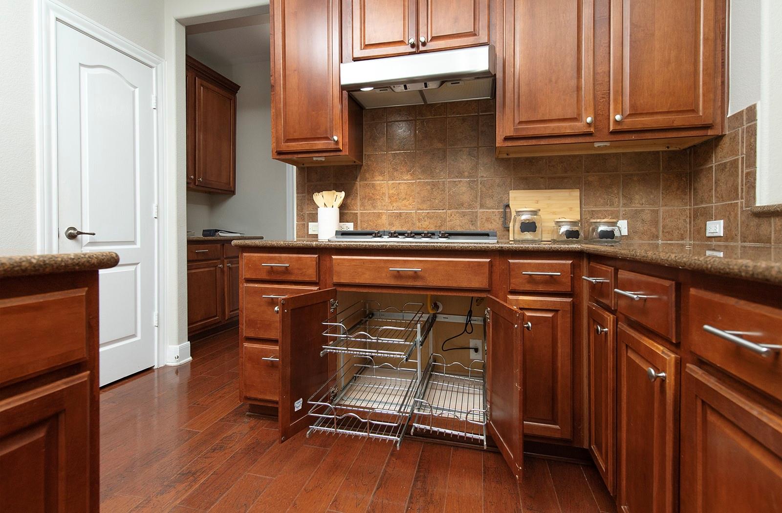 627 Armstrong Dr, Georgetown, TX 78633