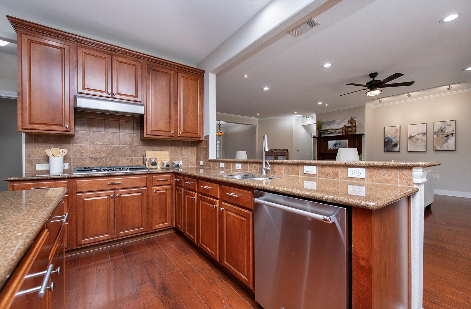 627 Armstrong Dr, Georgetown, TX 78633