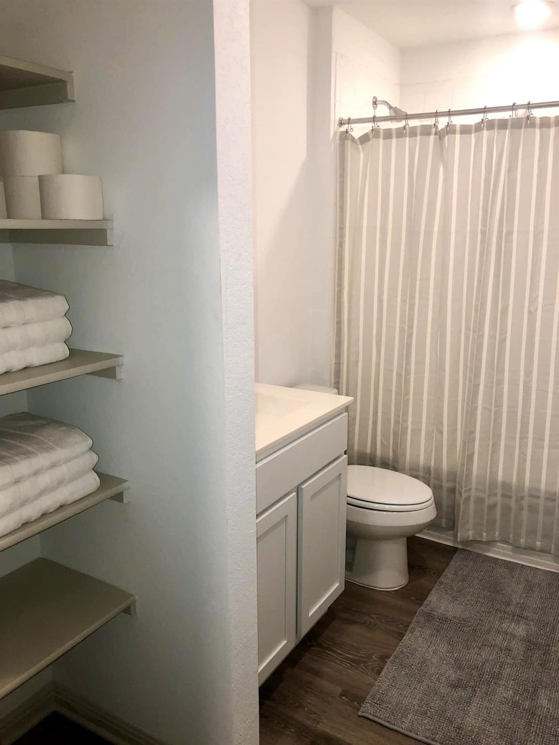 1002 Austin Bayou Dr, Hutto, TX 78634