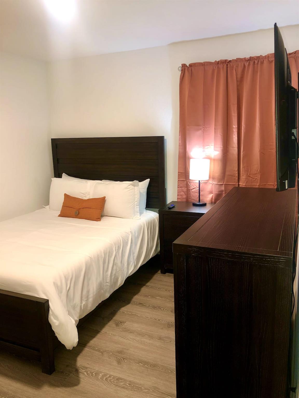 1002 Austin Bayou Dr, Hutto, TX 78634