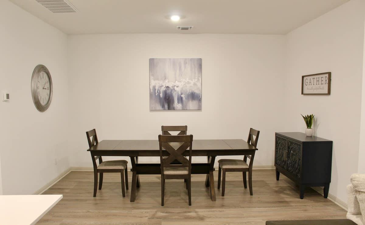 1002 Austin Bayou Dr, Hutto, TX 78634