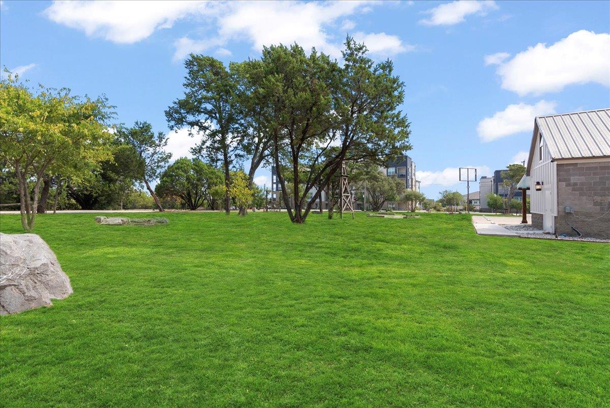 813 Straus Rd, Cedar Hill, TX 75104