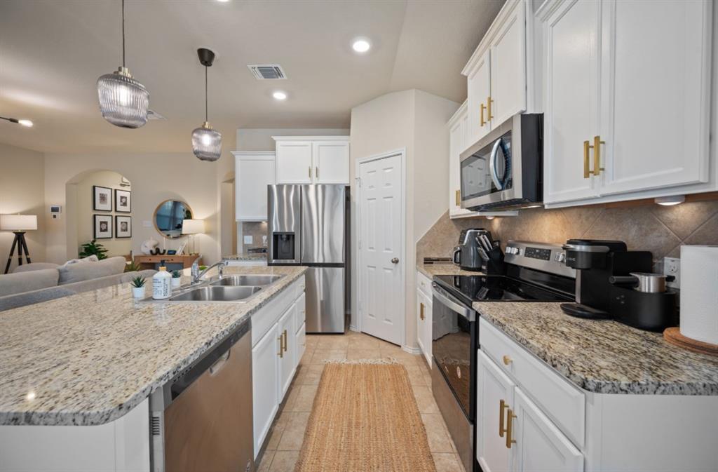 140 Rearden Blvd, Jarrell, TX 76537