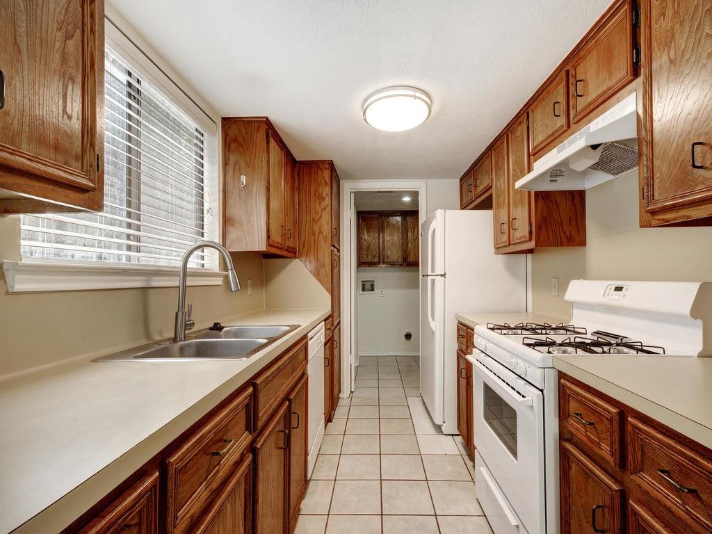 6521 Hart Ln, Austin, TX 78731