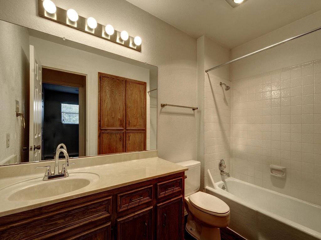 6521 Hart Ln, Austin, TX 78731