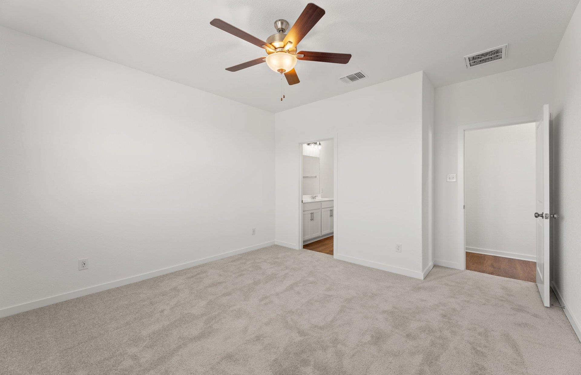 104 Hatari Trl, Jarrell, TX 76537