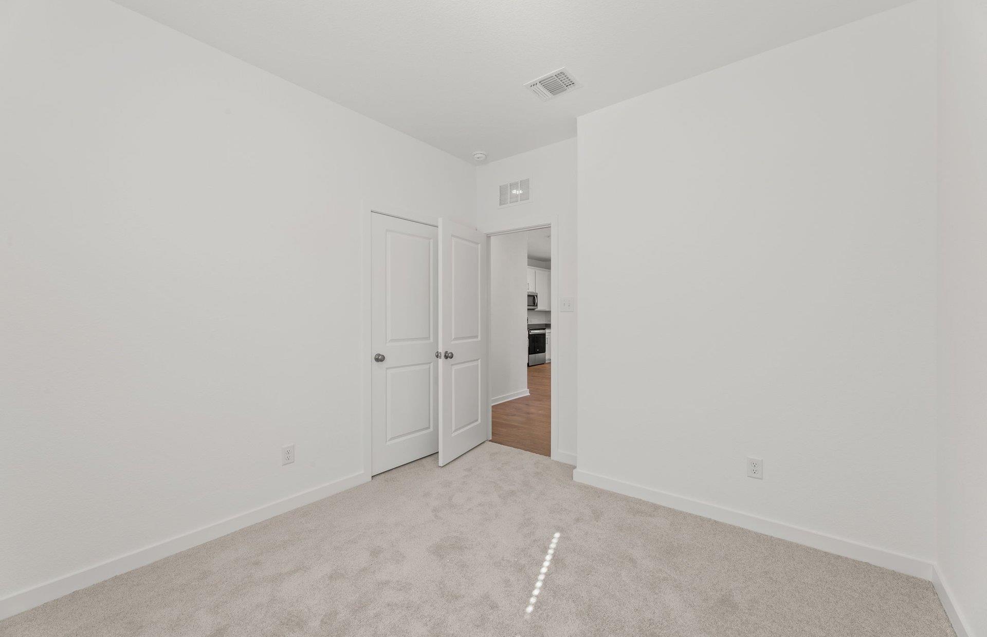 104 Hatari Trl, Jarrell, TX 76537