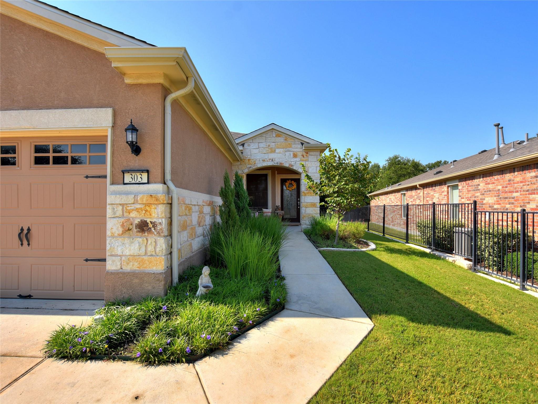 303 Kickapoo Creek Ln, Georgetown, TX 78633