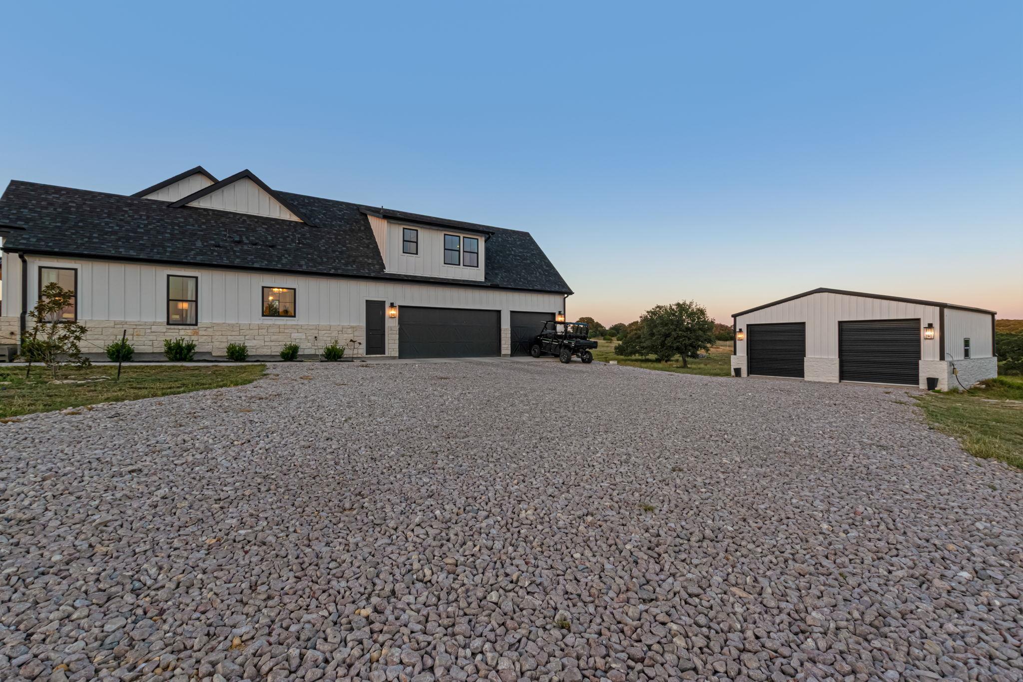 871 Blackbuck Ridge Dr, Lampasas, TX 76550