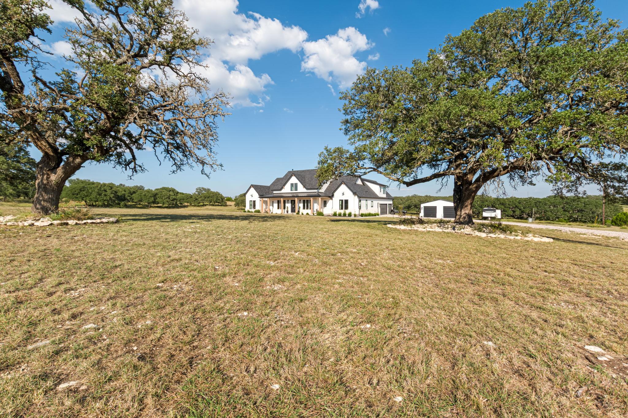 871 Blackbuck Ridge Dr, Lampasas, TX 76550