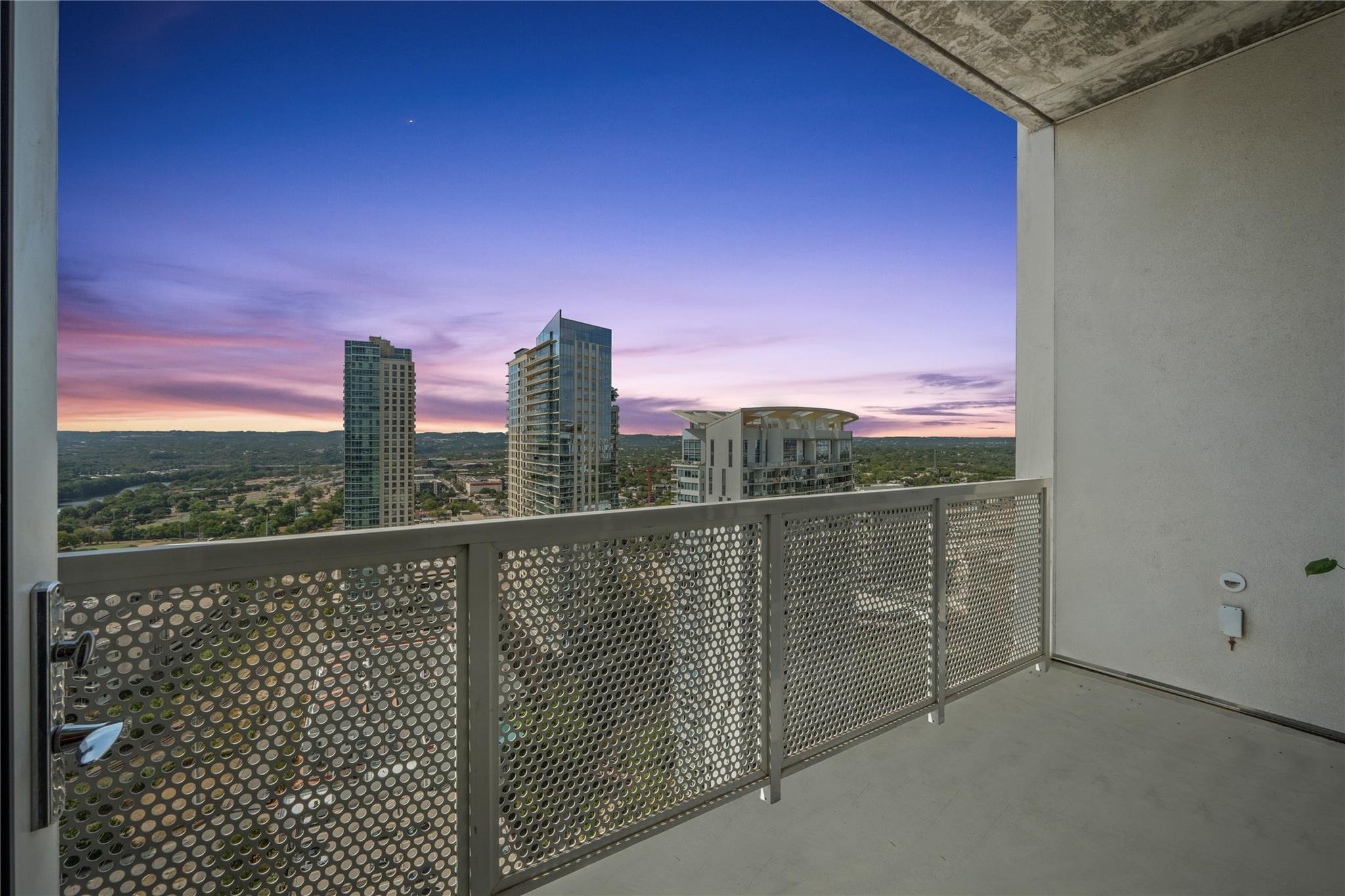 301 West Ave # 2708, Austin, TX 78701