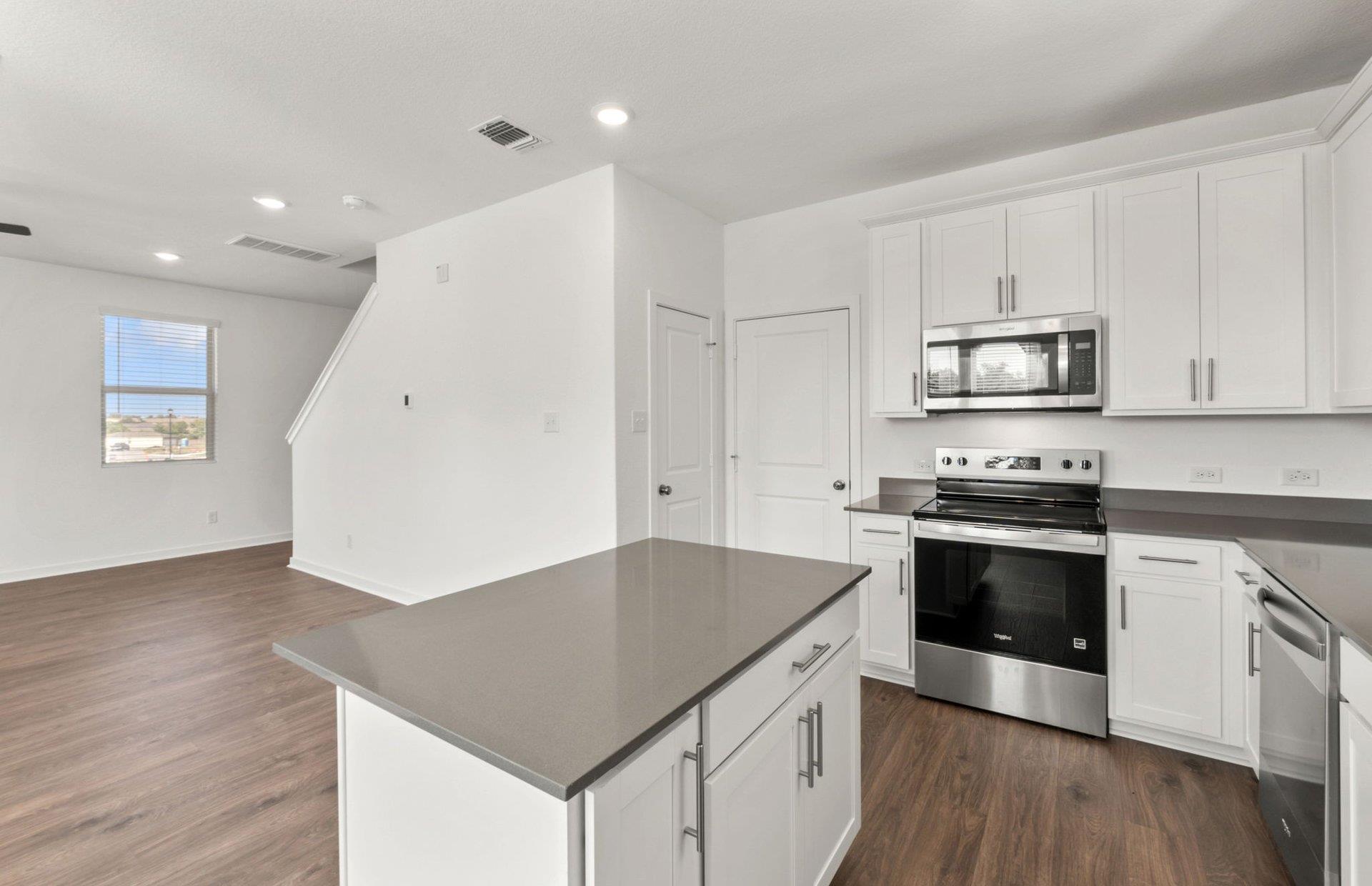 109 Green Berets Bnd, Jarrell, TX 76537