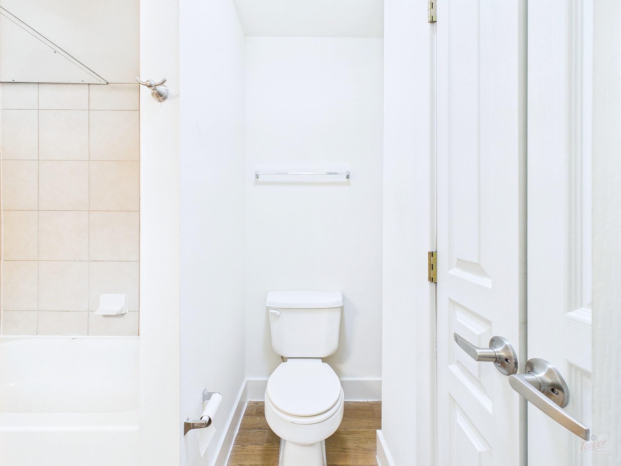 711 W 32nd St # 101, Austin, TX 78705