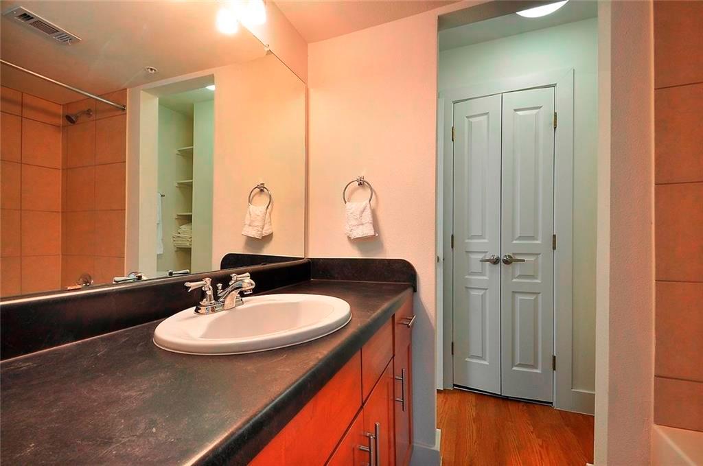 711 W 32nd St # 101, Austin, TX 78705