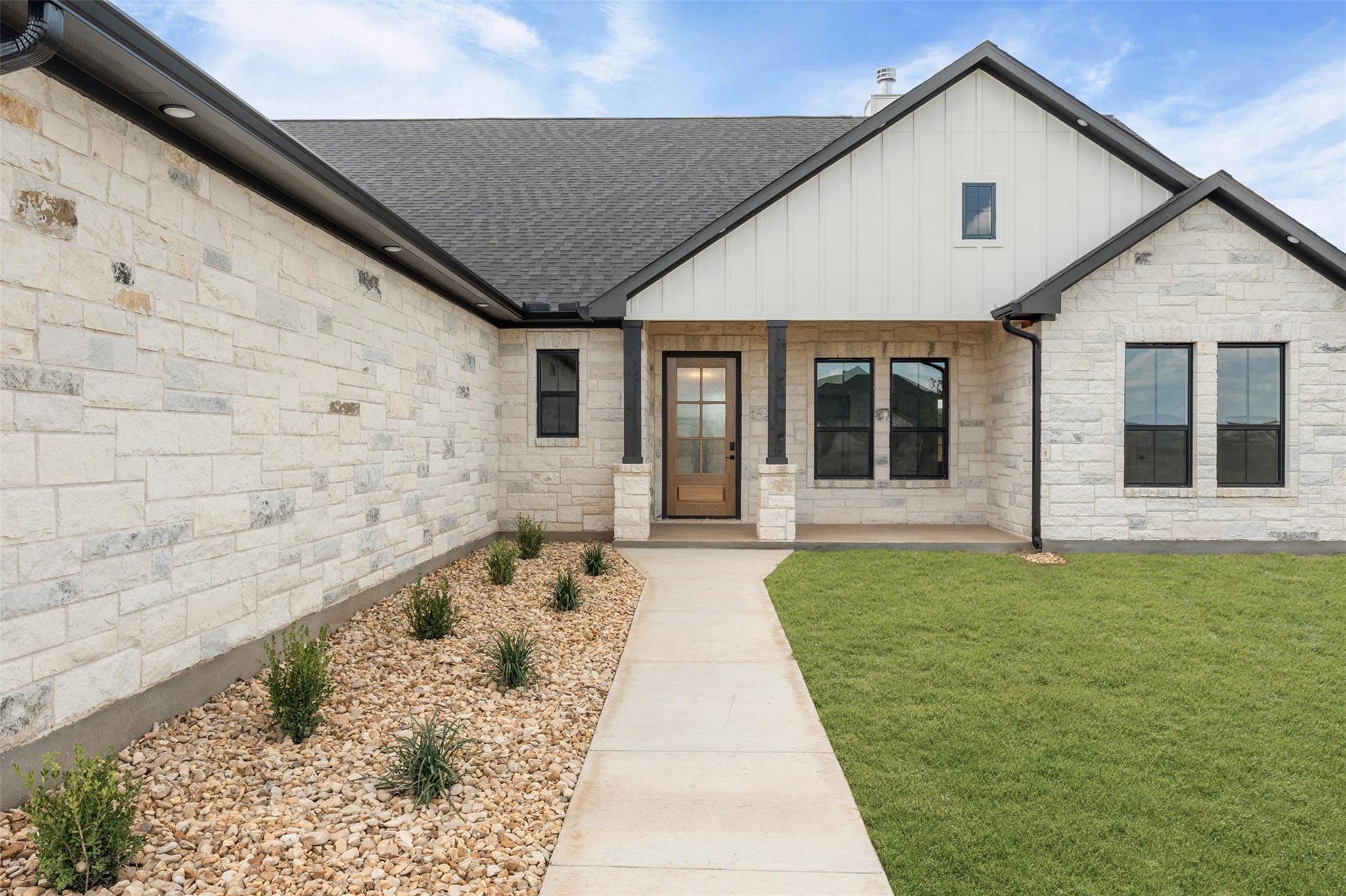 11042 Eagle Walk Blvd, Salado, TX 76571
