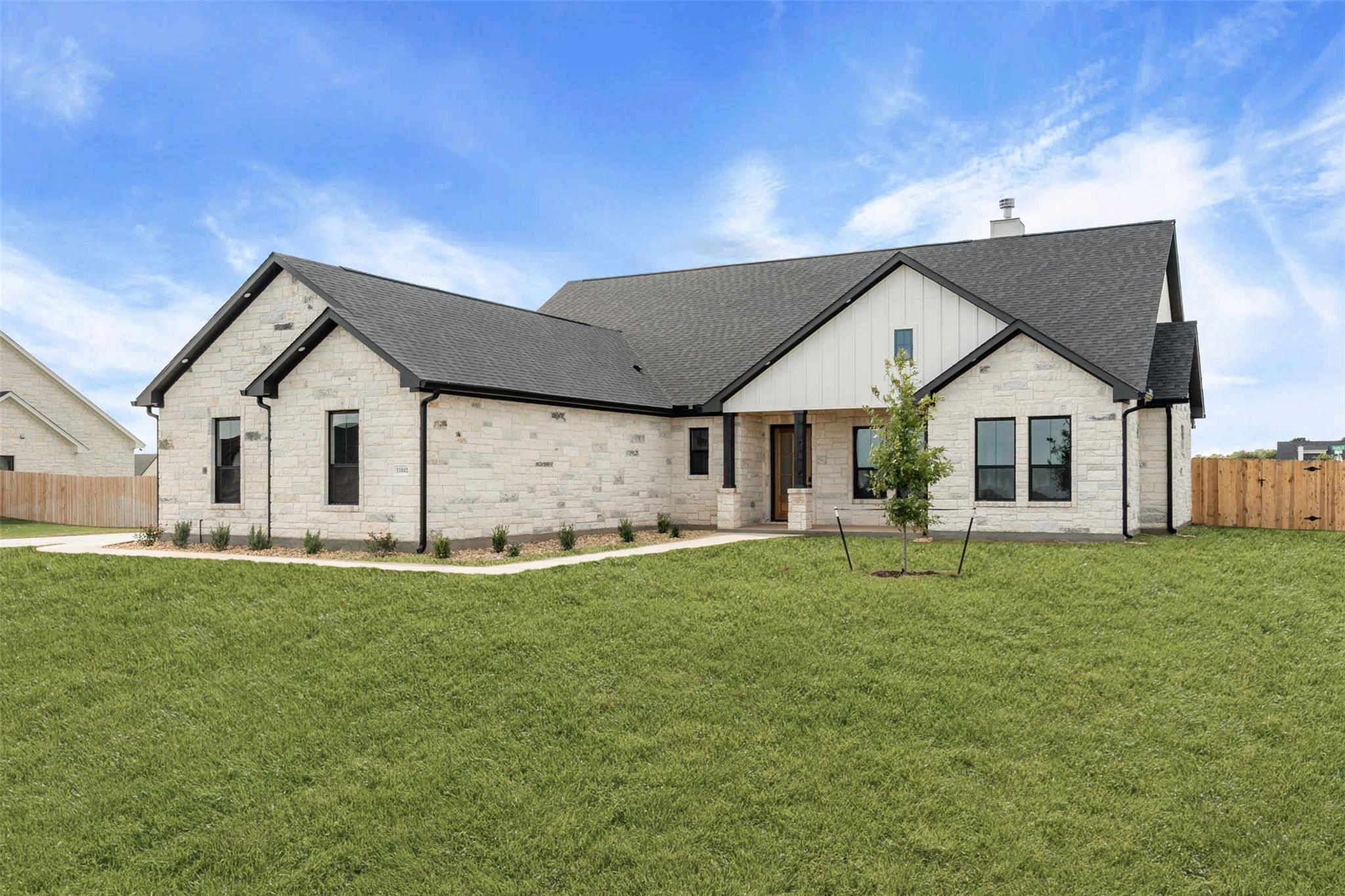 11042 Eagle Walk Blvd, Salado, TX 76571