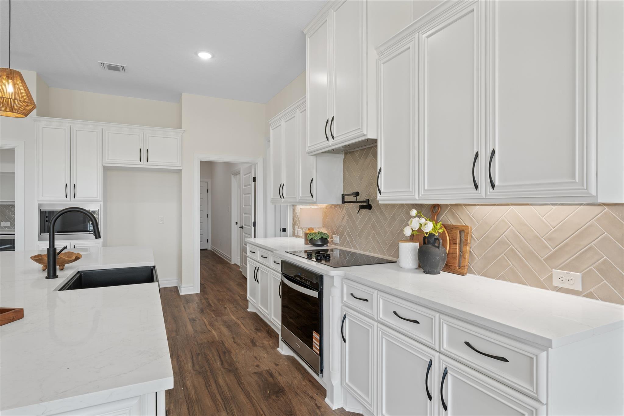 11042 Eagle Walk Blvd, Salado, TX 76571