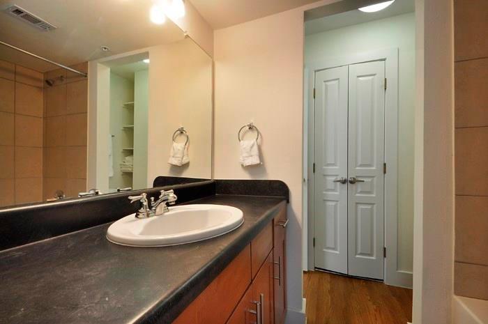 711 W 32nd St # 104, Austin, TX 78705