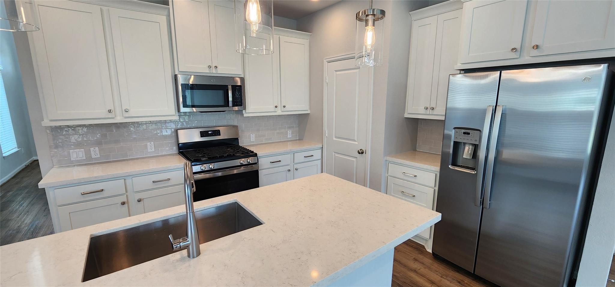 409 Mira Mesa Dr, Liberty Hill, TX 78642