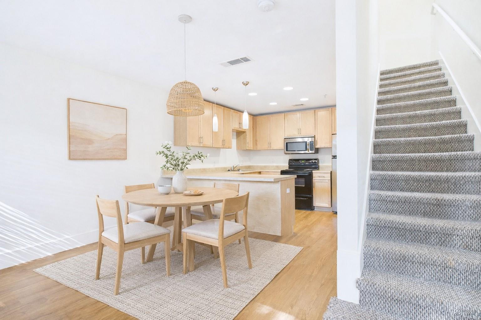 711 W 32nd St # 105, Austin, TX 78705