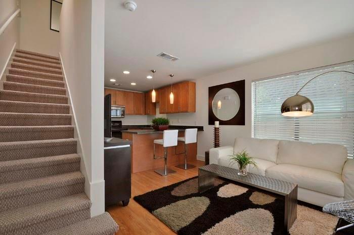 711 W 32nd St # 105, Austin, TX 78705