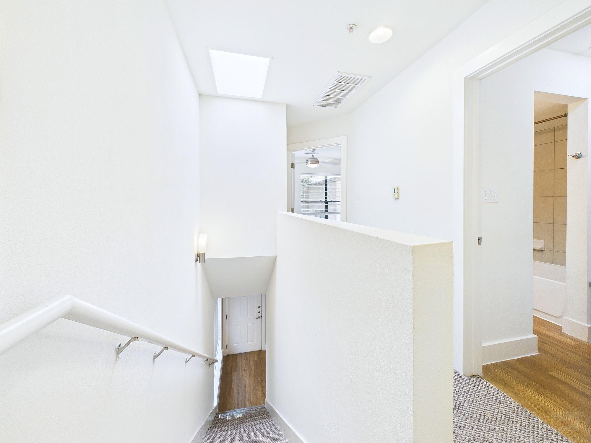 711 W 32nd St # 105, Austin, TX 78705