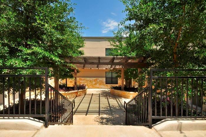 711 W 32nd St # 105, Austin, TX 78705