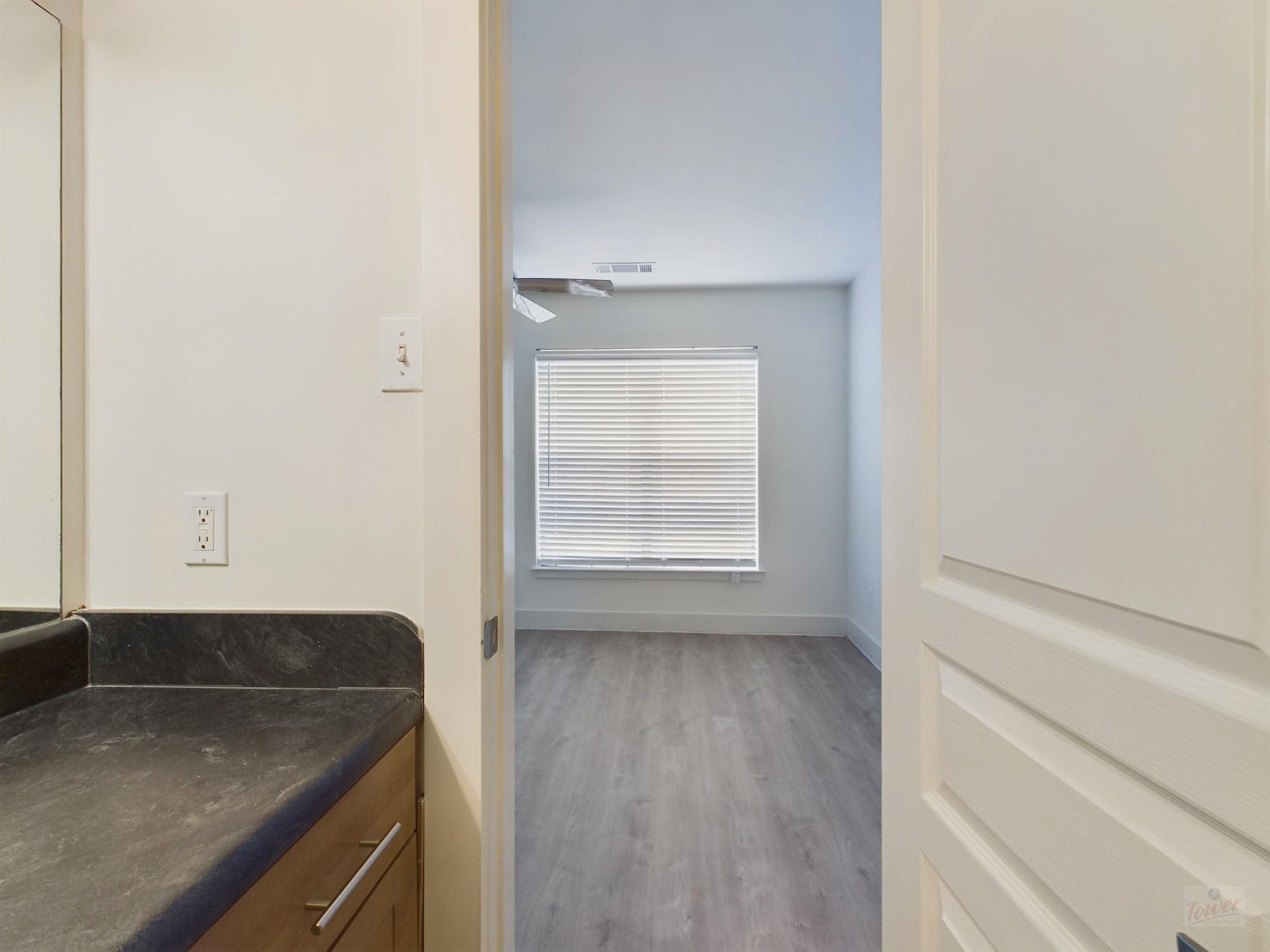 711 W 32nd St # 107, Austin, TX 78705