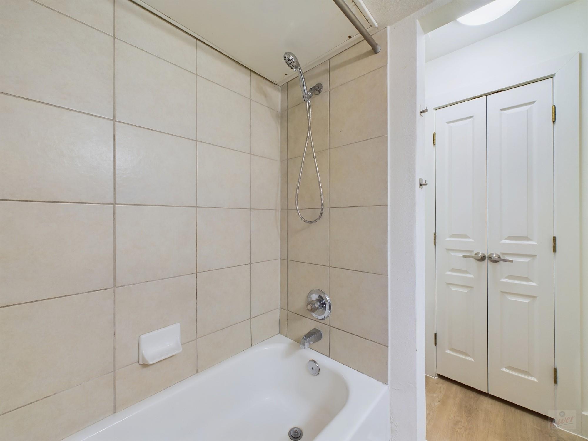 711 W 32nd St # 107, Austin, TX 78705