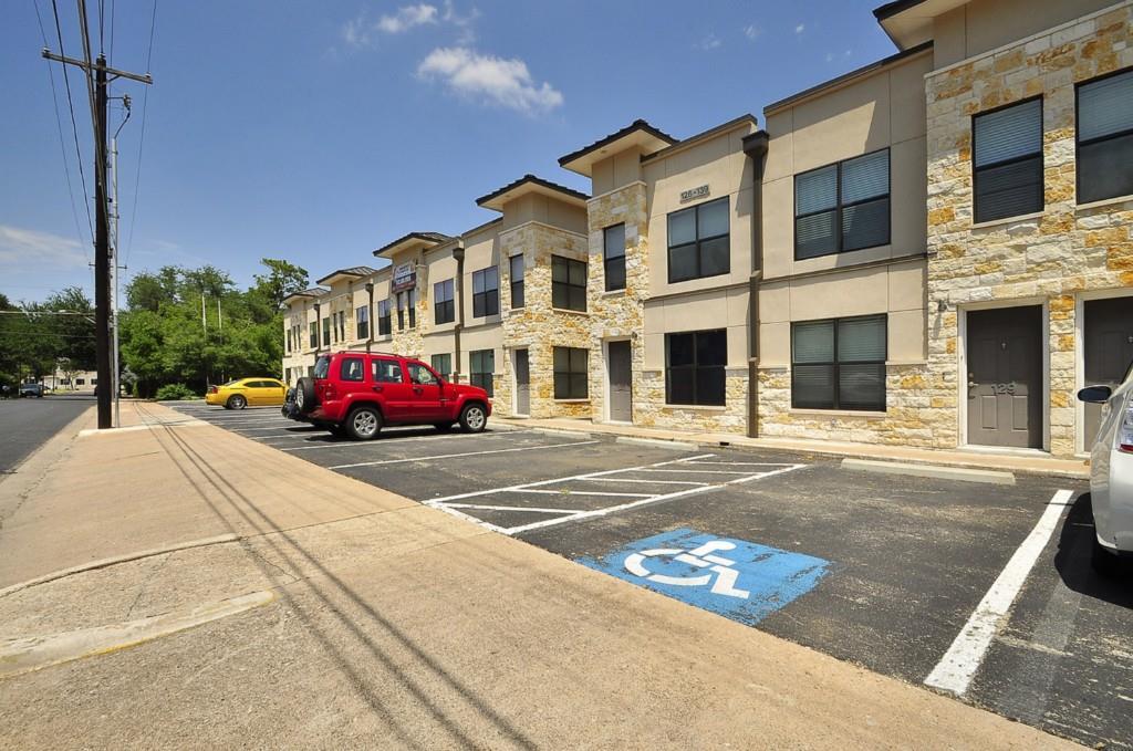 711 W 32nd St # 108, Austin, TX 78705