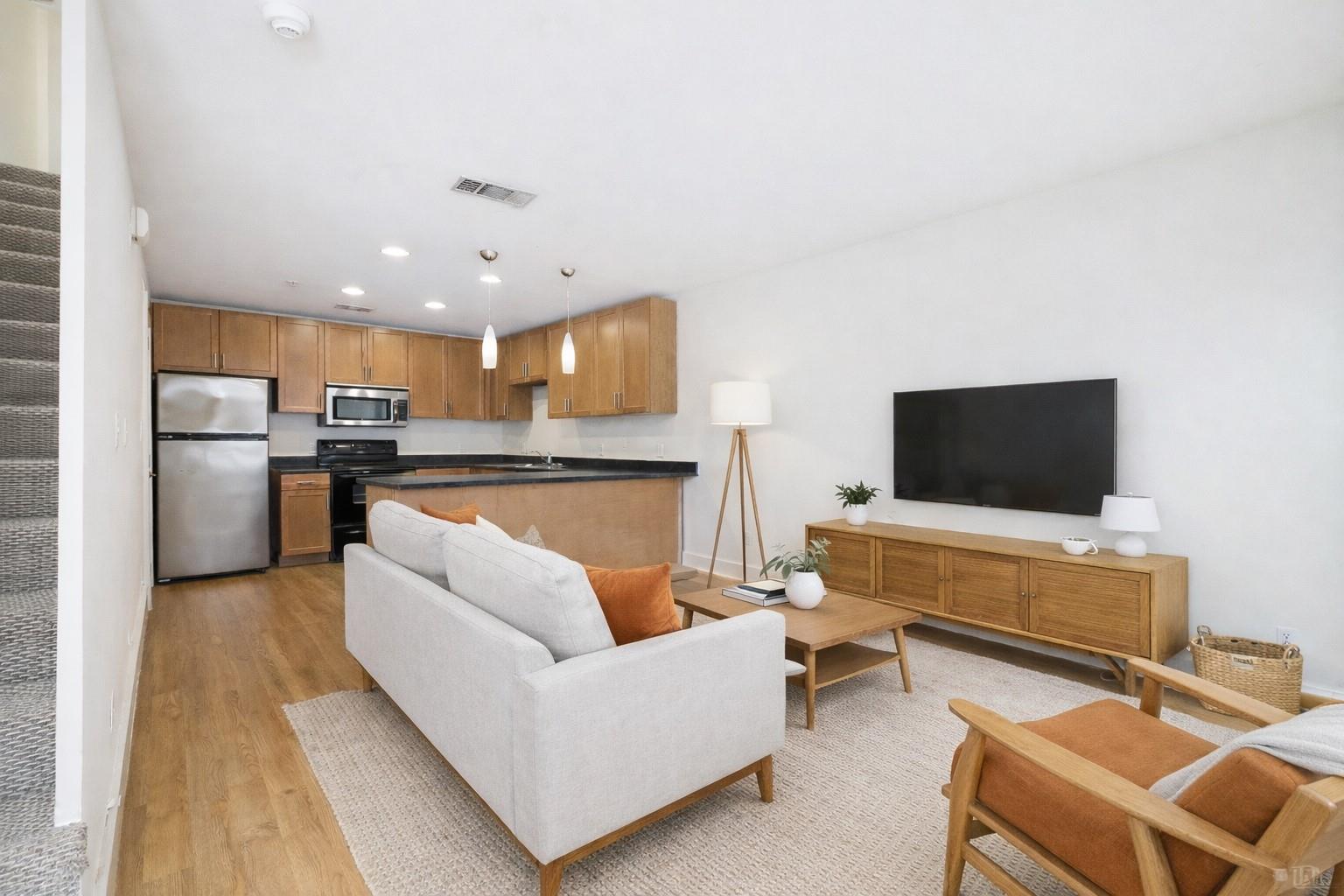 711 W 32nd St # 108, Austin, TX 78705