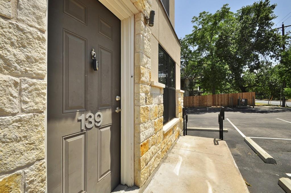 711 W 32nd St # 108, Austin, TX 78705