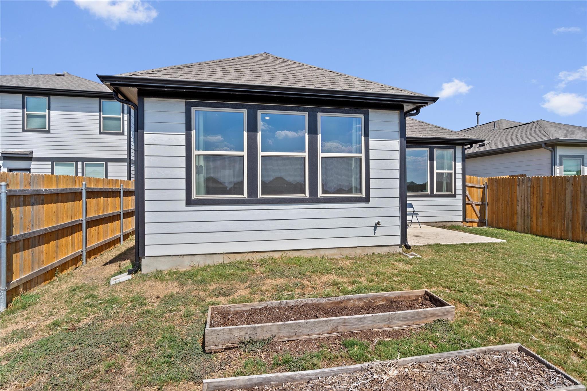 310 Tolo Dr, Elgin, TX 78621