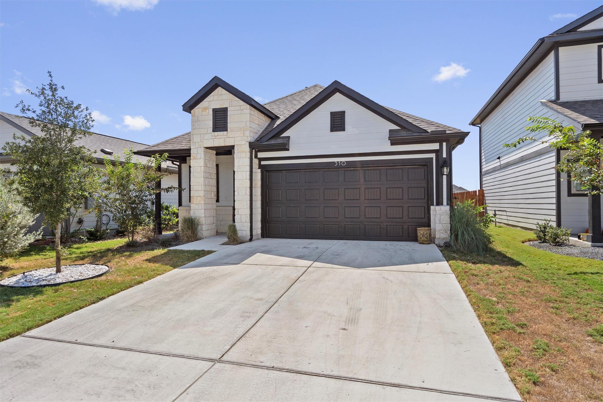 310 Tolo Dr, Elgin, TX 78621