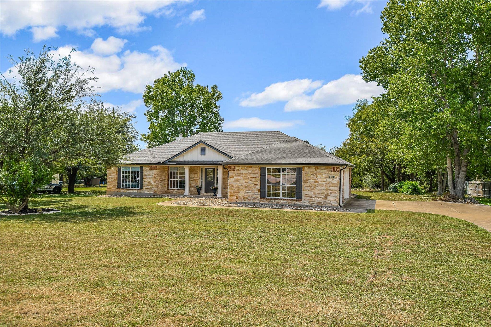 650 Speed Horse, Liberty Hill, TX 78642