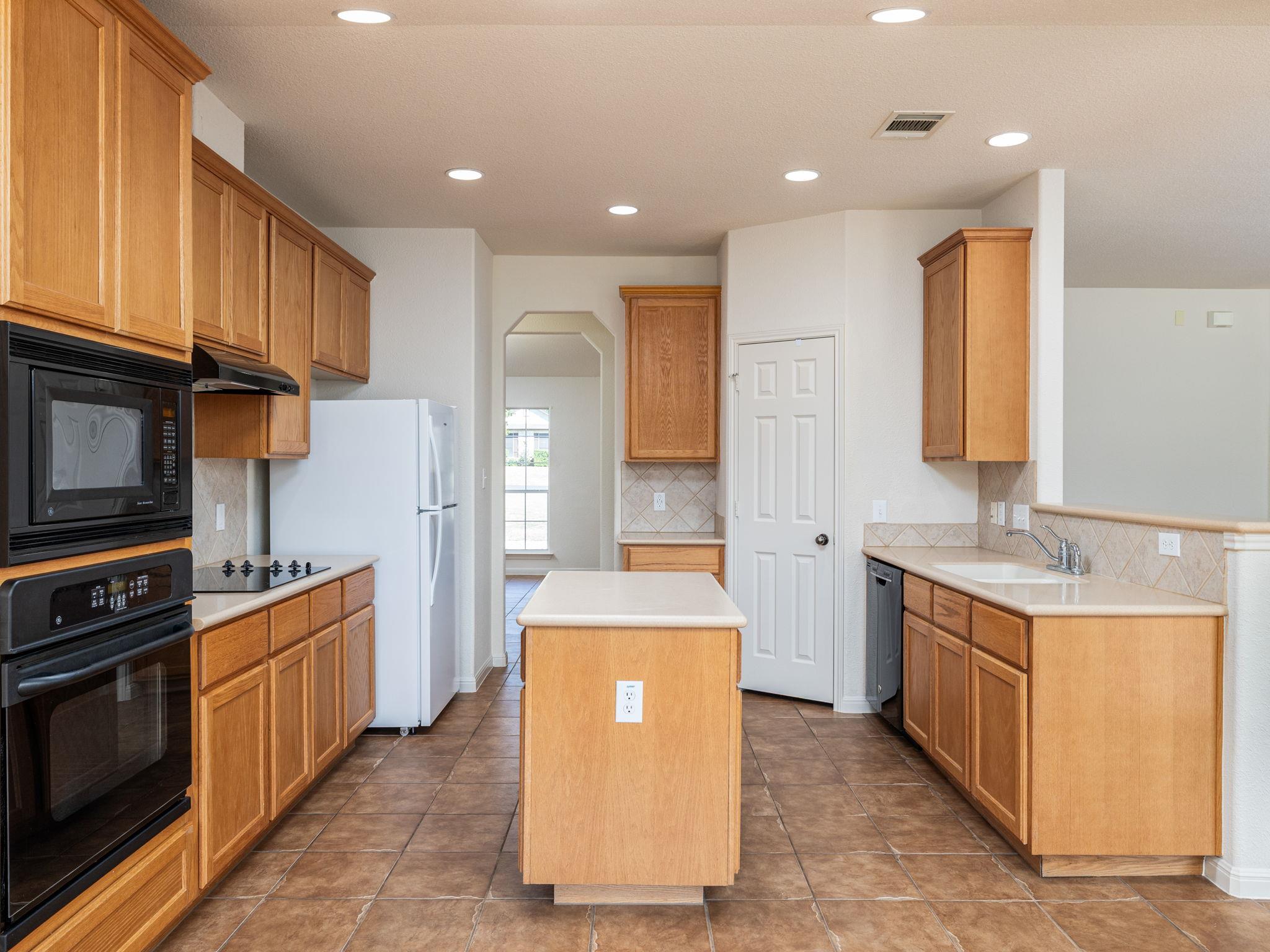 650 Speed Horse, Liberty Hill, TX 78642