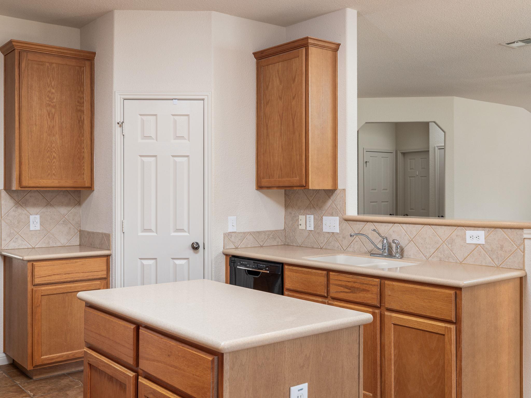 650 Speed Horse, Liberty Hill, TX 78642