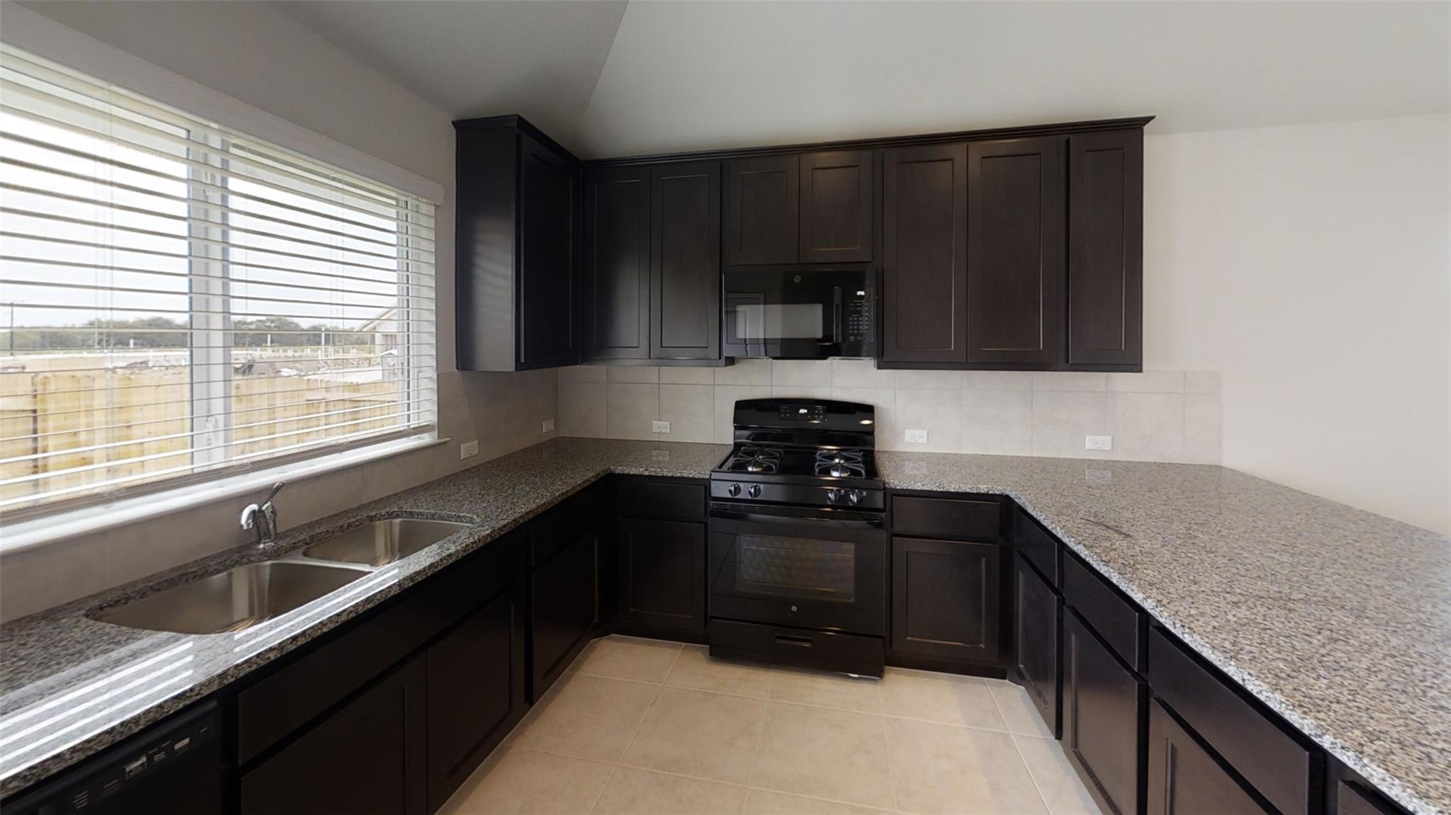 193 Heather Glen Way, Maxwell, TX 78656