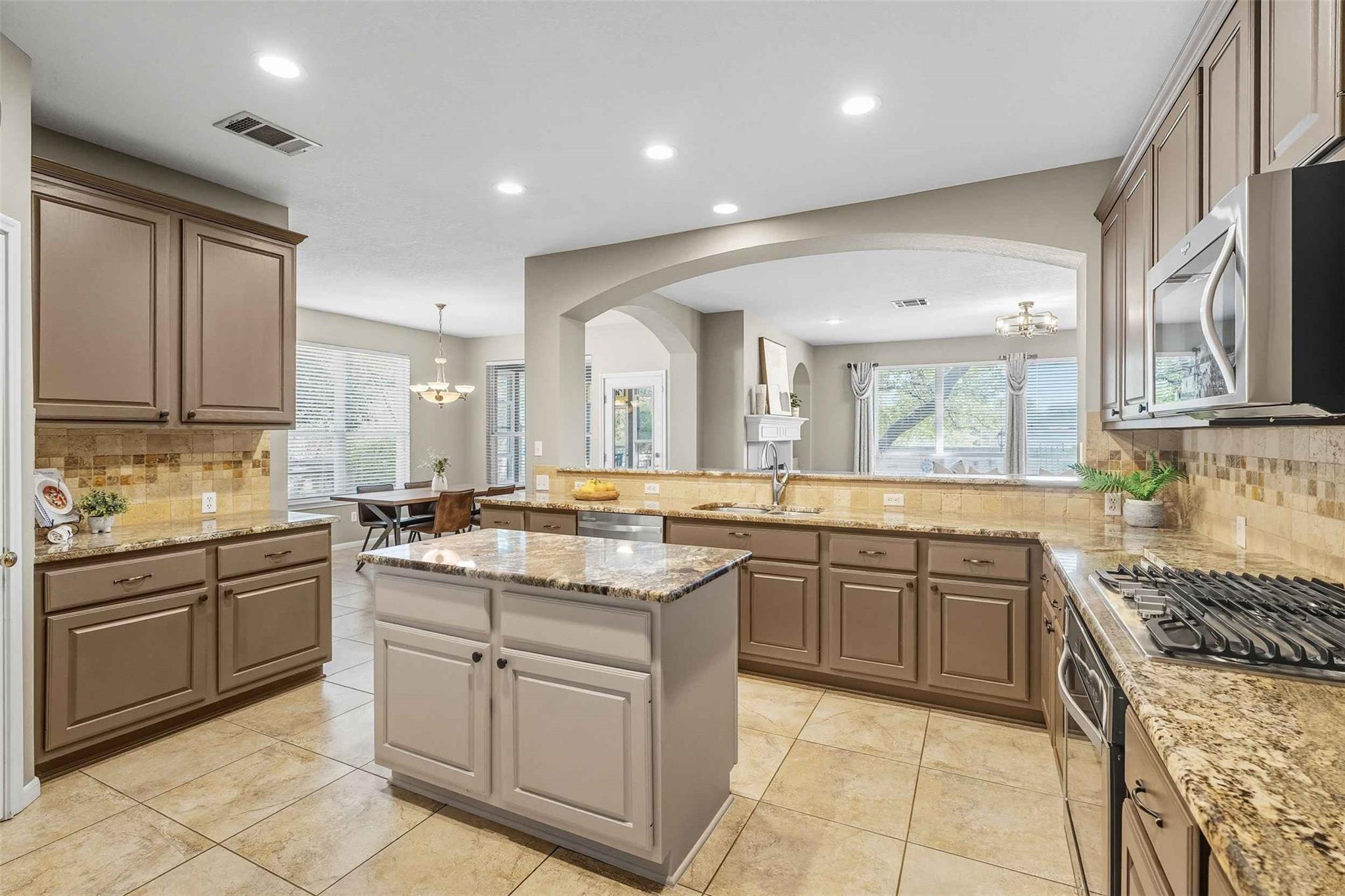 2021 Inverness Dr, Round Rock, TX 78681