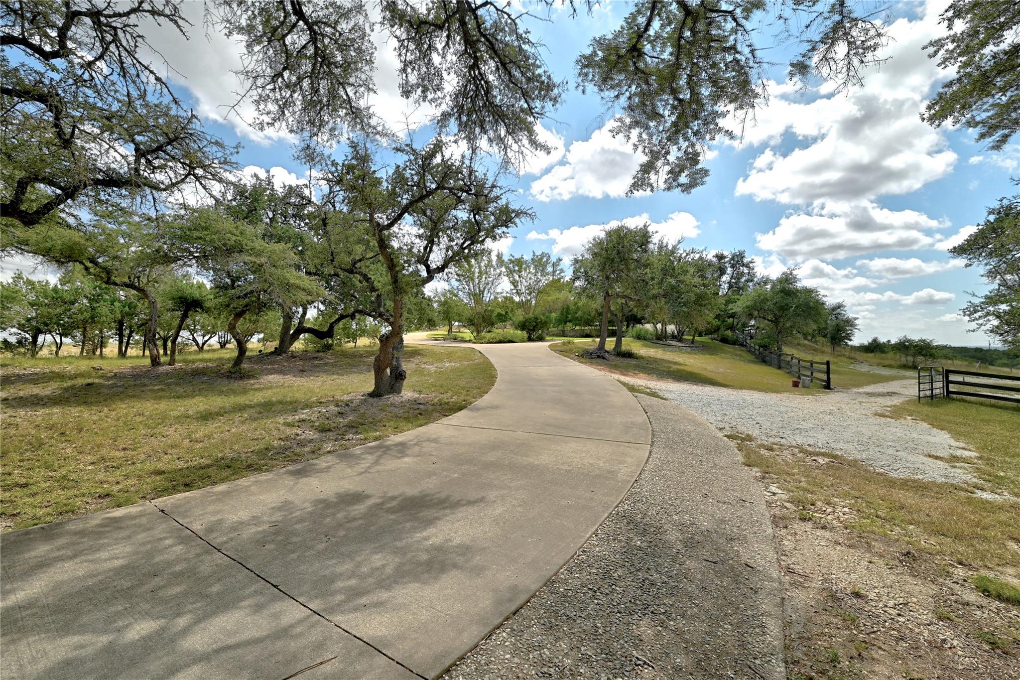 8075 Mount Sharp Rd, Wimberley, TX 78676