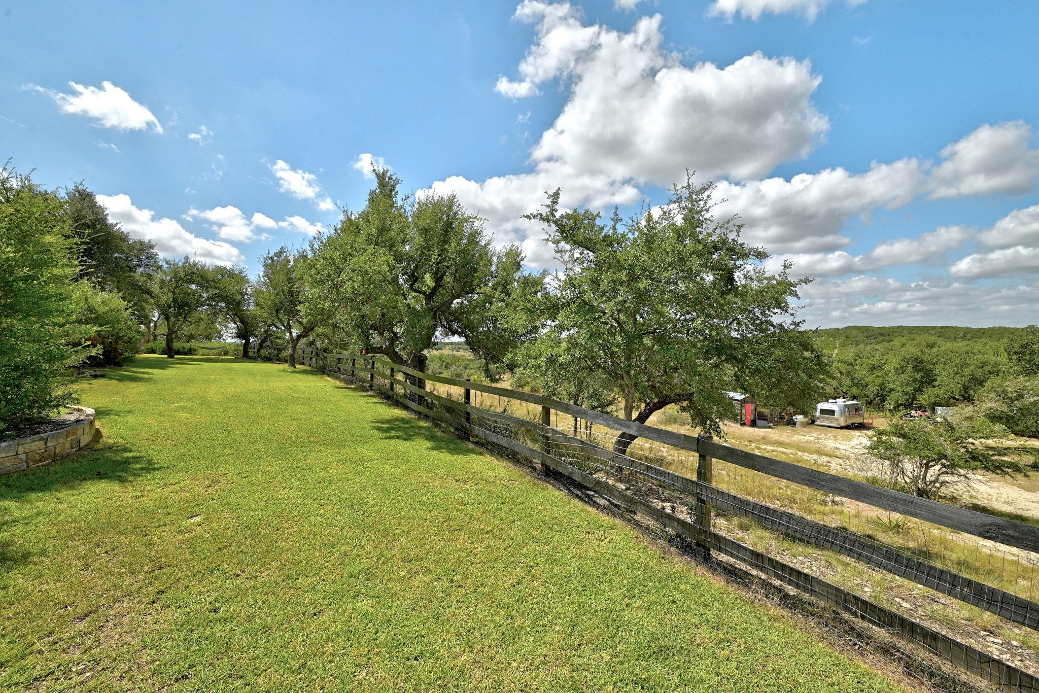 8075 Mount Sharp Rd, Wimberley, TX 78676