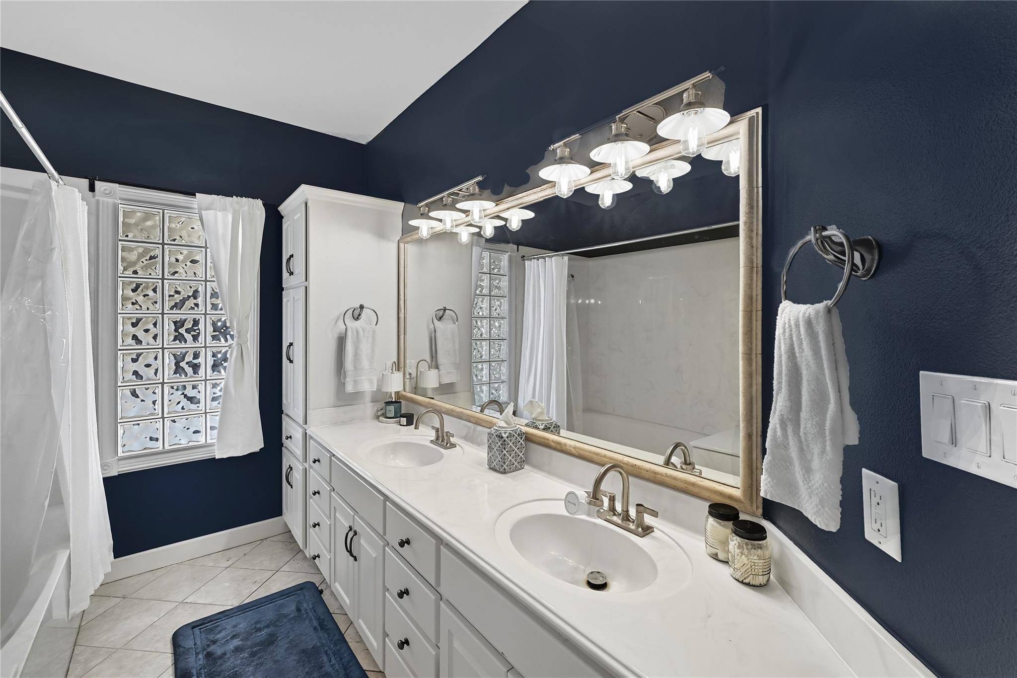 8075 Mount Sharp Rd, Wimberley, TX 78676