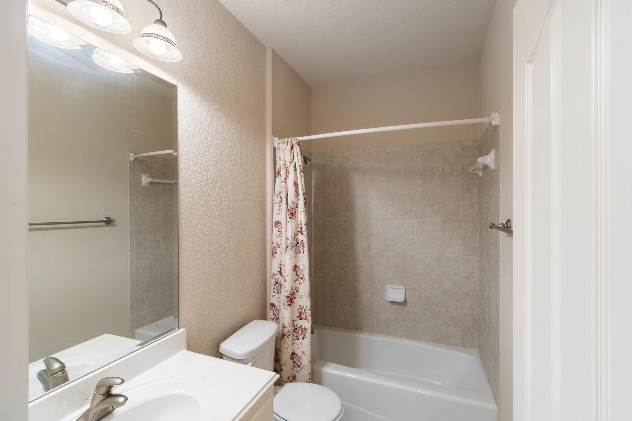 15 Sarazen Loop N, Georgetown, TX 78628