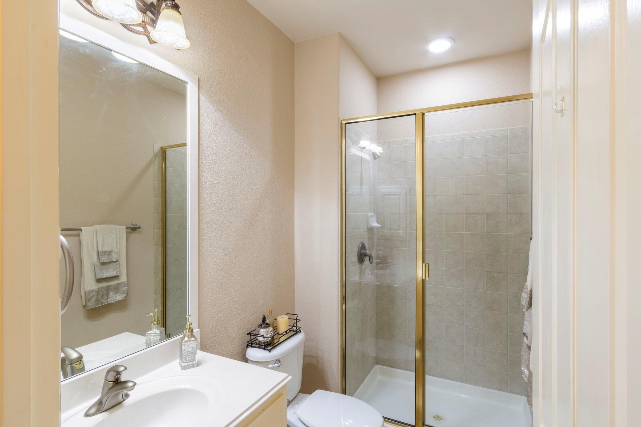 15 Sarazen Loop N, Georgetown, TX 78628