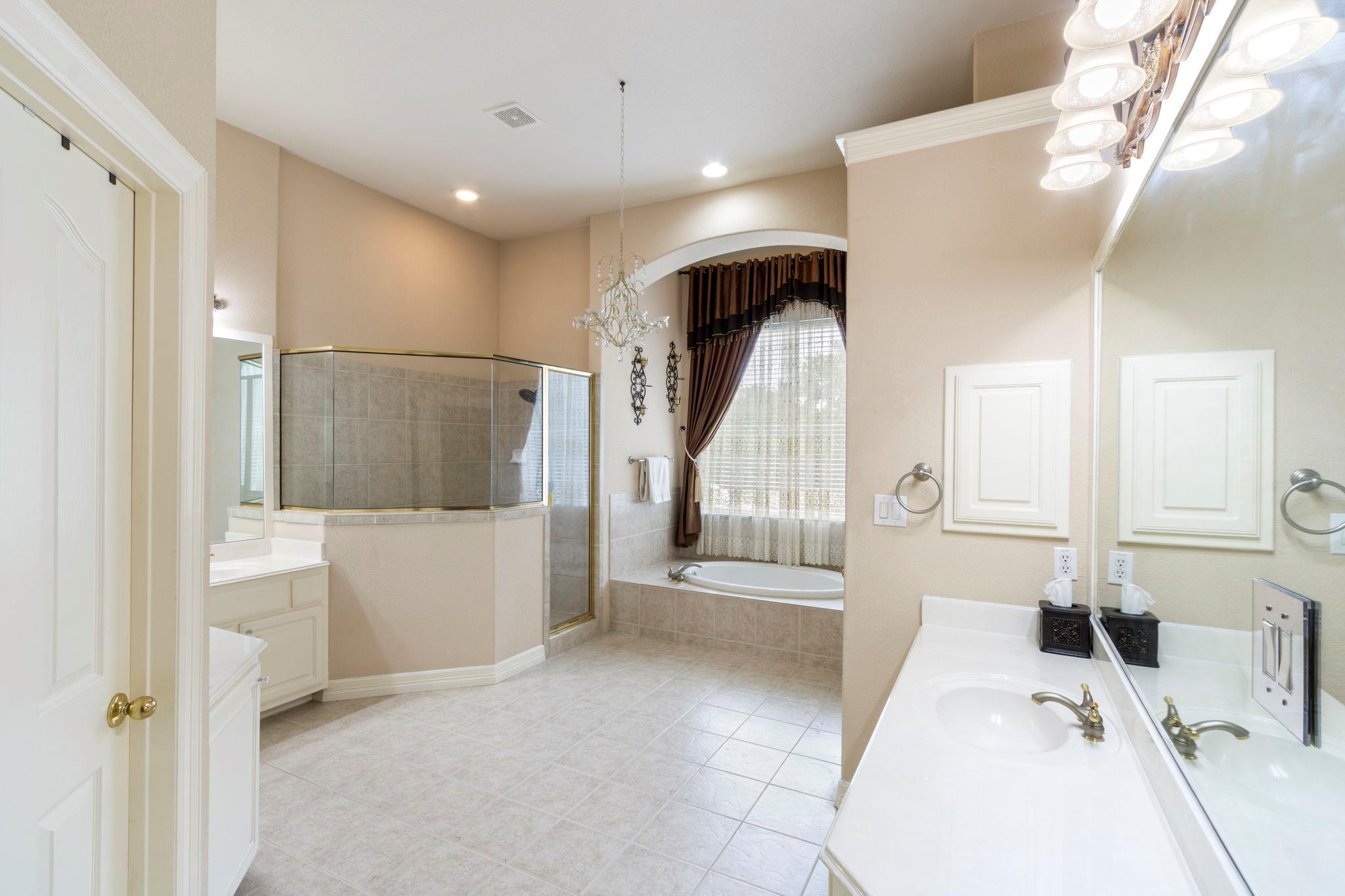 15 Sarazen Loop N, Georgetown, TX 78628